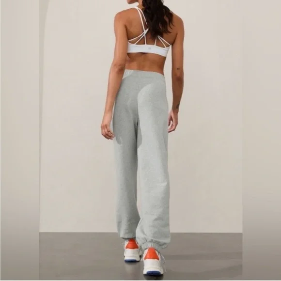 NWT ATHLETA Easy Fleece Jogger- Gray/ Size Large - Picture 2 of 7